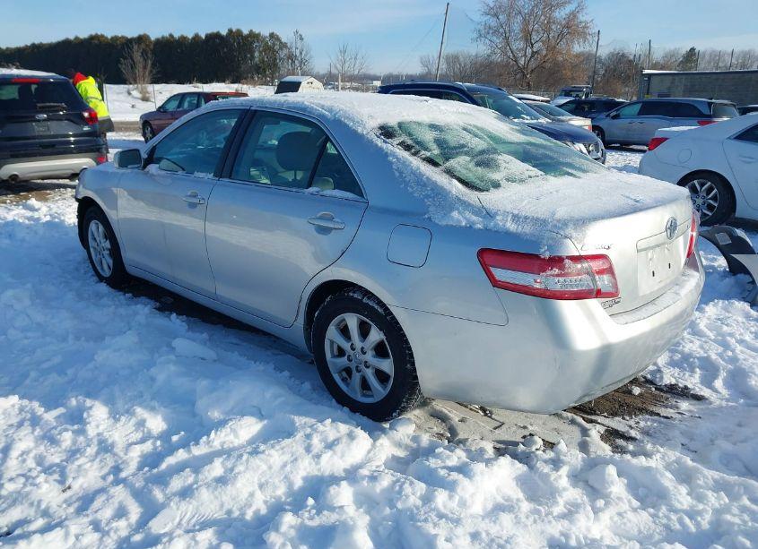 Photo 3 of 2011 Toyota Camry LE (VIN 4T1BF3EKXBU670665)