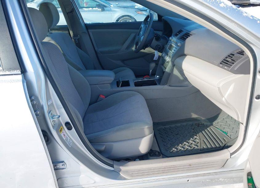 Photo 5 of 2011 Toyota Camry LE (VIN 4T1BF3EKXBU670665)