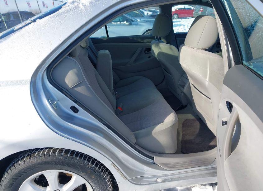 Photo 8 of 2011 Toyota Camry LE (VIN 4T1BF3EKXBU670665)