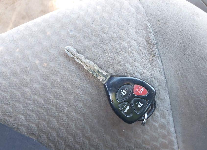 Photo 11 of 2011 Toyota Camry LE (VIN 4T1BF3EKXBU684047)