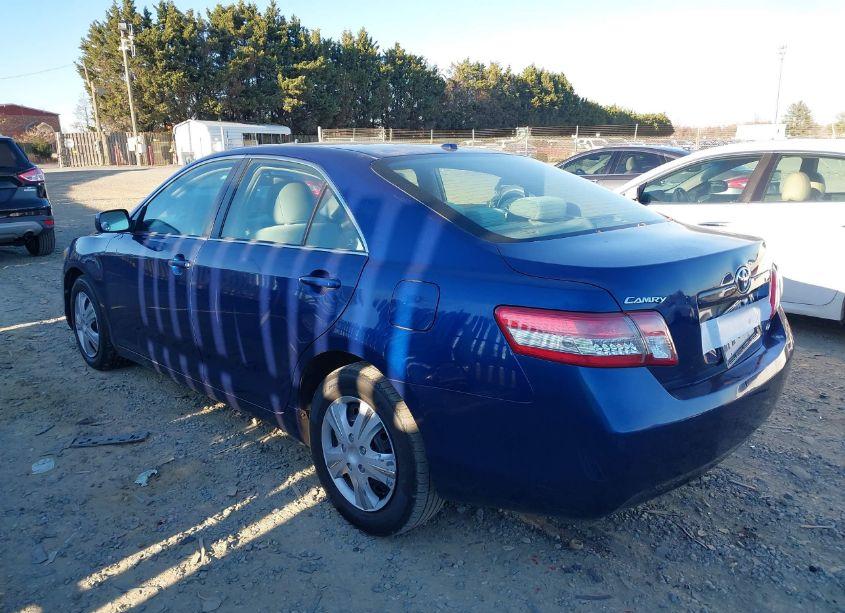 Photo 3 of 2011 Toyota Camry LE (VIN 4T1BF3EKXBU684047)