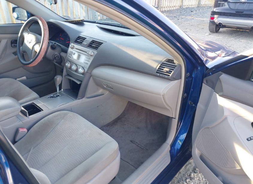 Photo 5 of 2011 Toyota Camry LE (VIN 4T1BF3EKXBU684047)