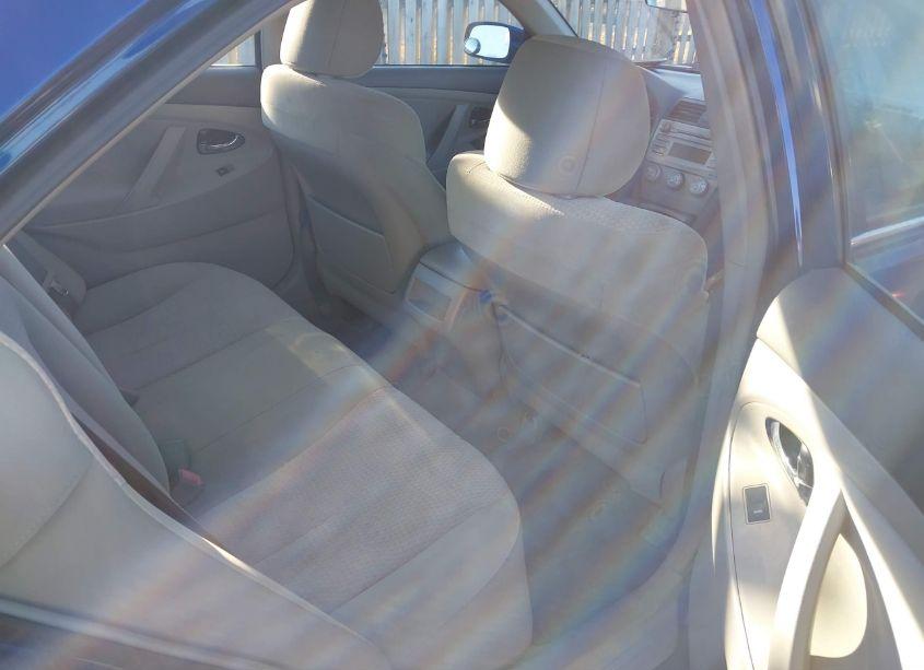 Photo 8 of 2011 Toyota Camry LE (VIN 4T1BF3EKXBU684047)