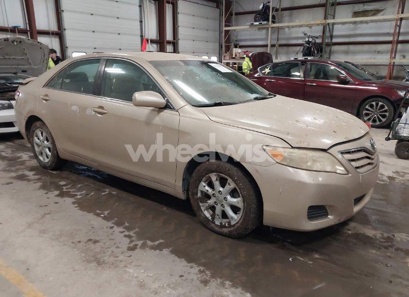 2011 Toyota Camry LE (VIN 4T1BF3EKXBU688518) main photo