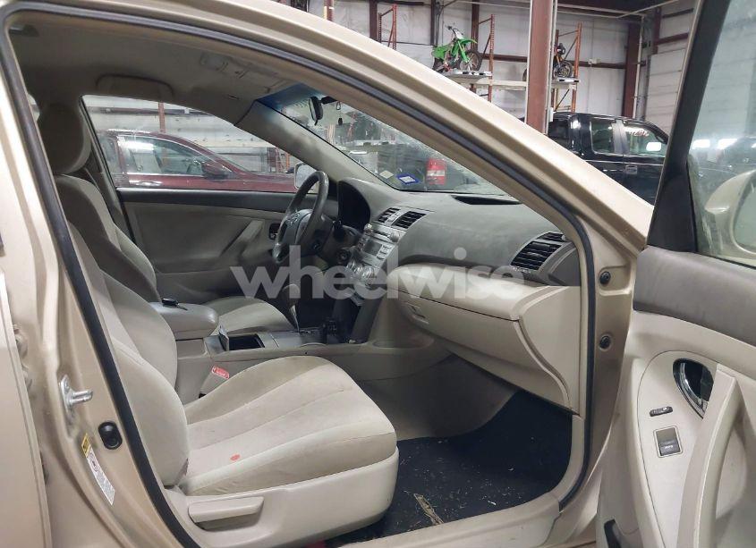 Photo 5 of 2011 Toyota Camry LE (VIN 4T1BF3EKXBU688518)