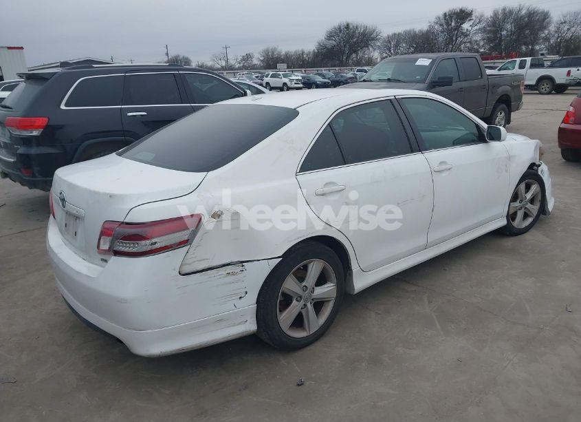 Photo 4 of 2011 Toyota Camry SE (VIN 4T1BF3EKXBU700022)