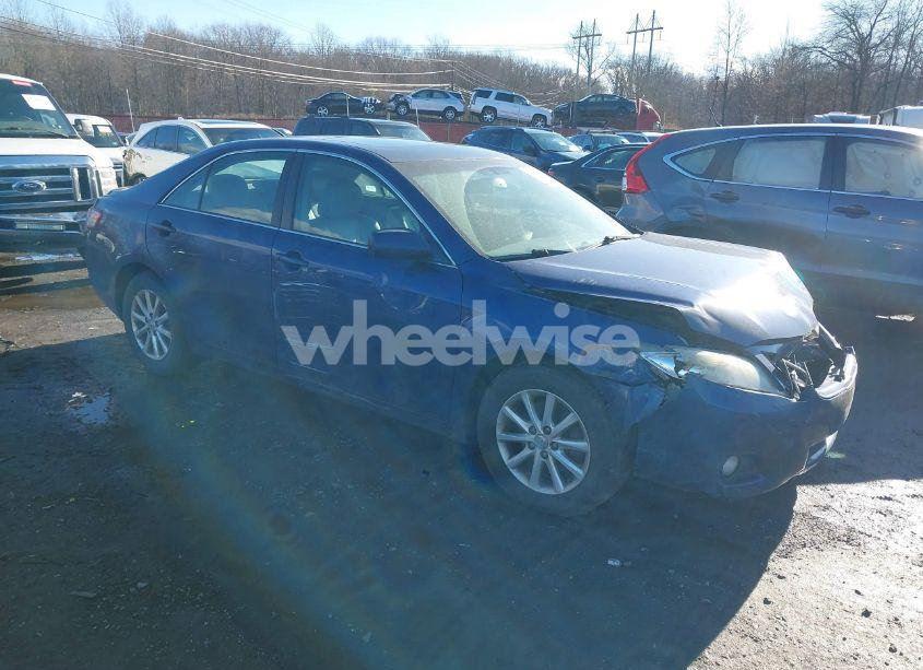 2011 Toyota Camry XLE (VIN 4T1BF3EKXBU700683) main photo