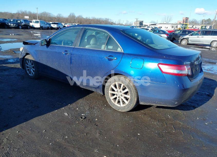 Photo 3 of 2011 Toyota Camry XLE (VIN 4T1BF3EKXBU700683)