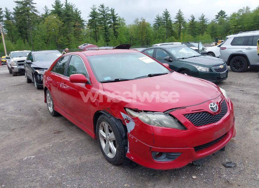 2011 Toyota Camry LE/SE/XLE (VIN 4T1BF3EKXBU702661) main photo