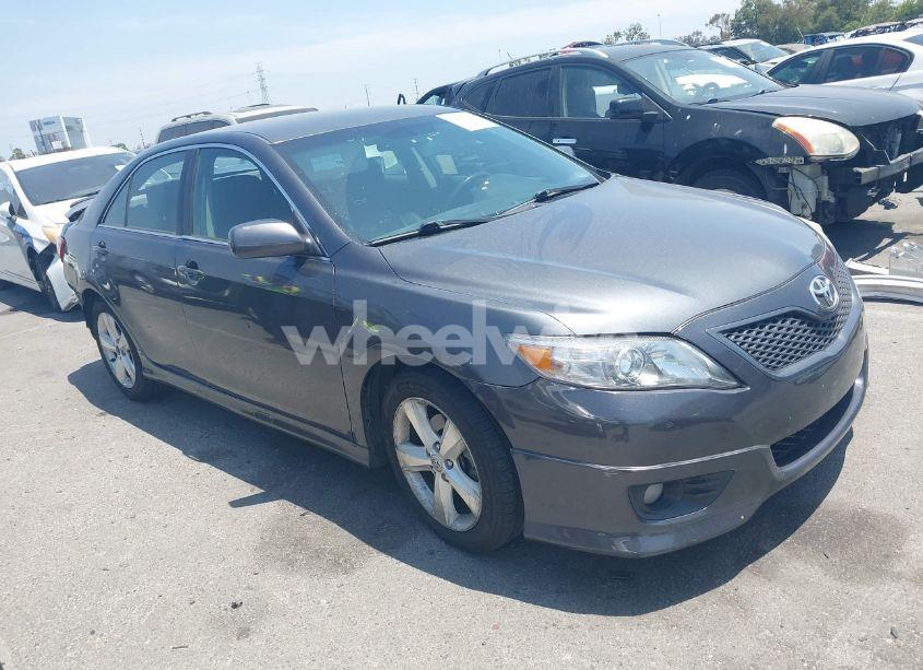 2011 Toyota Camry SE (VIN 4T1BF3EKXBU709996) main photo