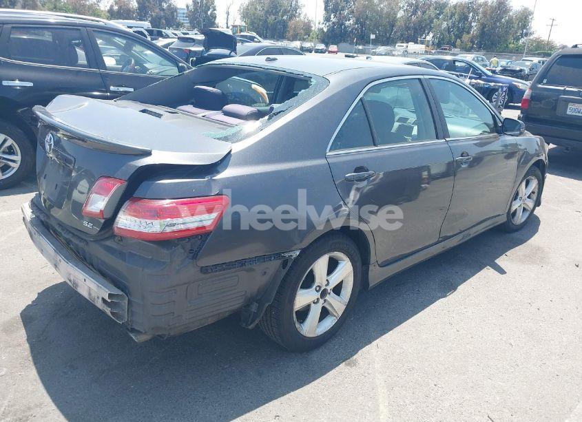 Photo 4 of 2011 Toyota Camry SE (VIN 4T1BF3EKXBU709996)