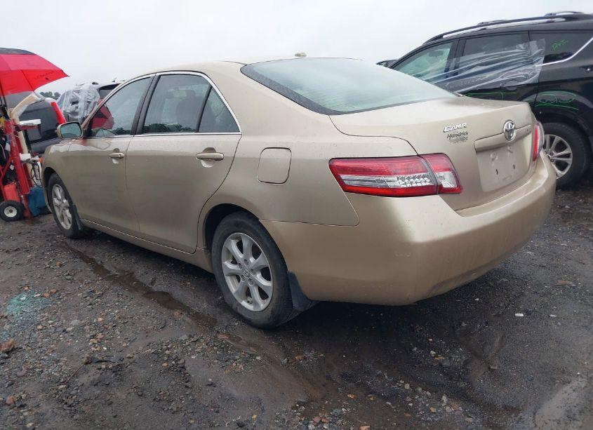 Photo 3 of 2011 Toyota Camry LE (VIN 4T1BF3EKXBU712333)