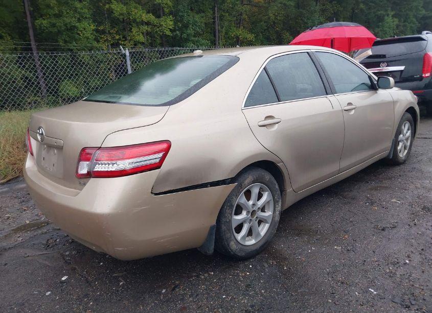 Photo 4 of 2011 Toyota Camry LE (VIN 4T1BF3EKXBU712333)