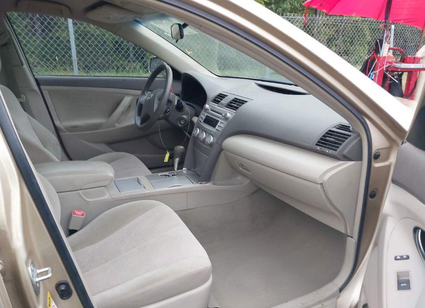 Photo 5 of 2011 Toyota Camry LE (VIN 4T1BF3EKXBU712333)