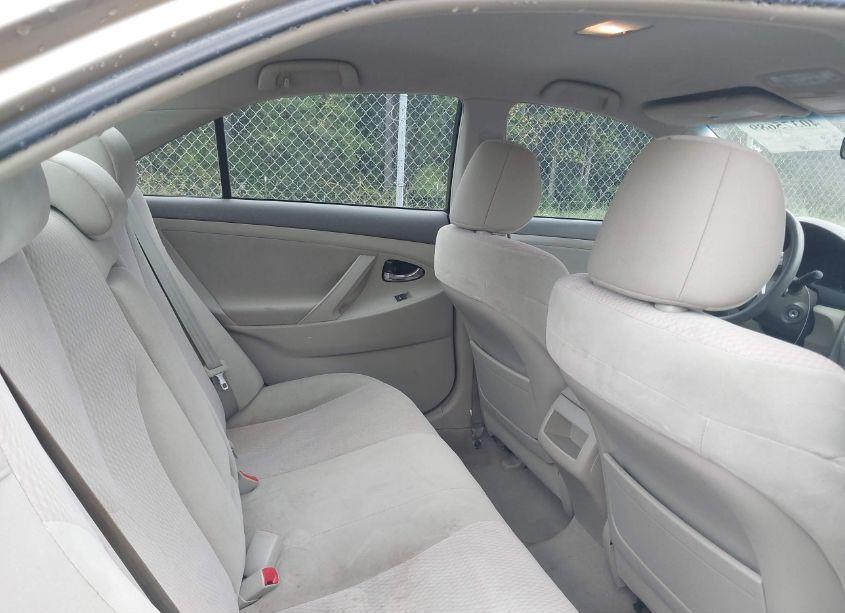 Photo 8 of 2011 Toyota Camry LE (VIN 4T1BF3EKXBU712333)