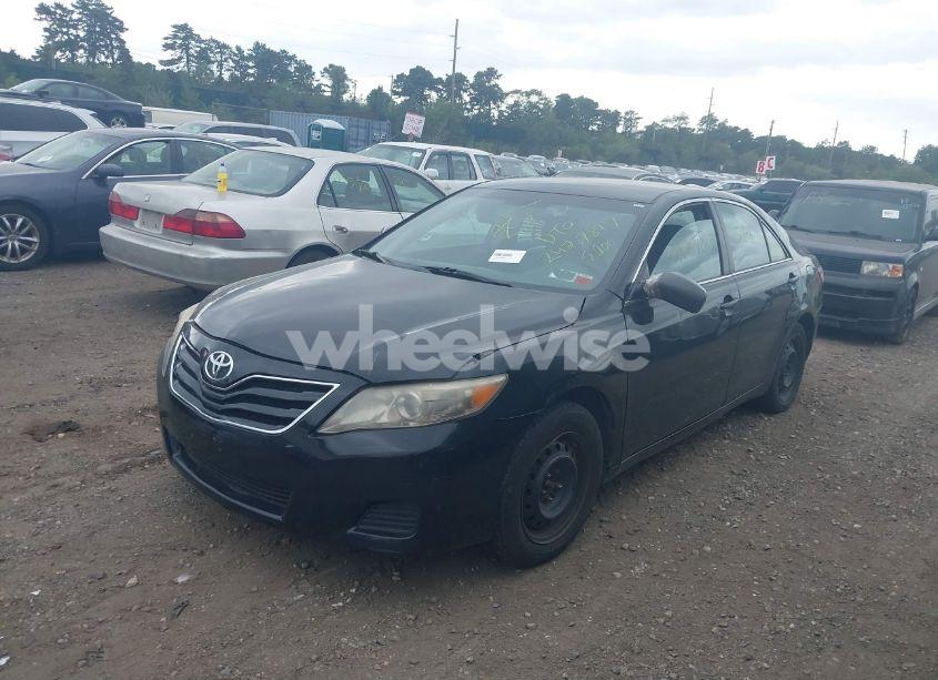 Photo 2 of 2011 Toyota Camry LE (VIN 4T1BF3EKXBU717290)