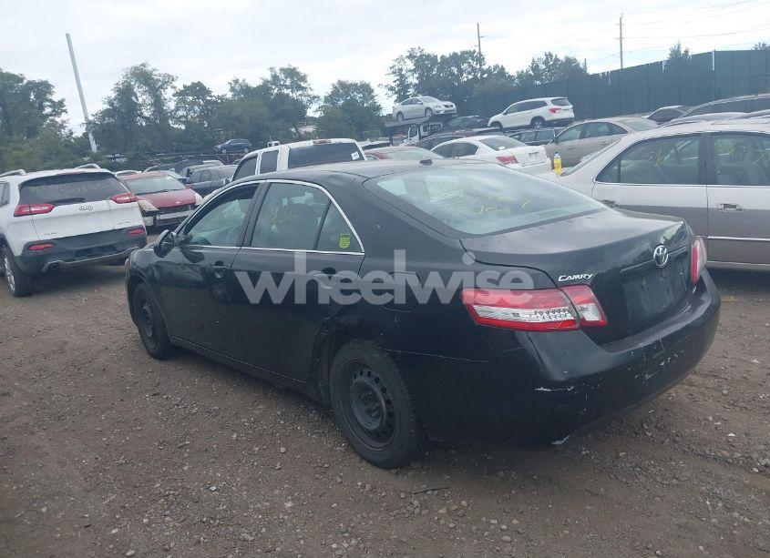 Photo 3 of 2011 Toyota Camry LE (VIN 4T1BF3EKXBU717290)