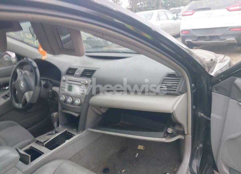 Photo 5 of 2011 Toyota Camry LE (VIN 4T1BF3EKXBU717290)