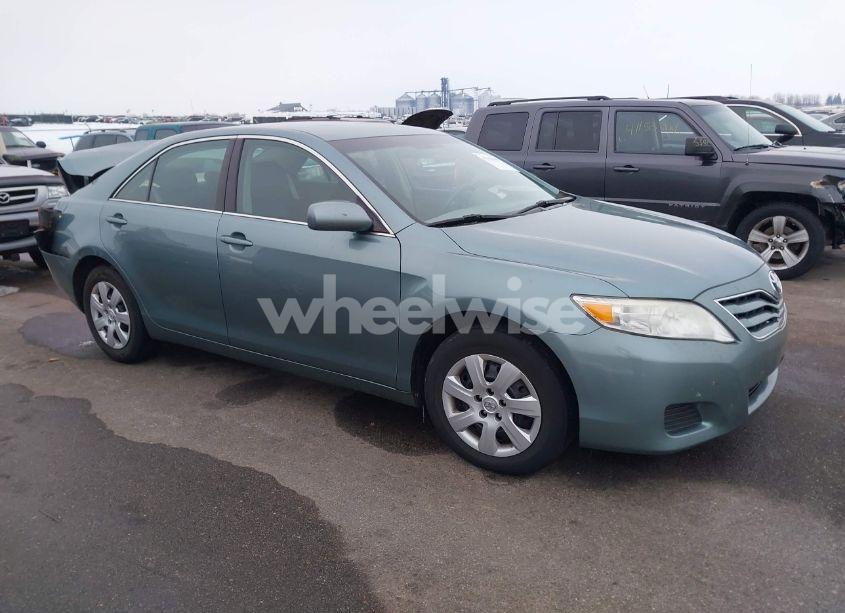 2011 Toyota Camry LE (VIN 4T1BF3EKXBU731741) main photo