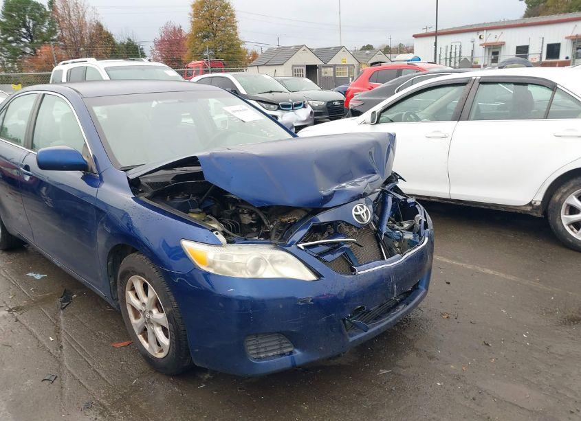 2011 Toyota Camry LE (VIN 4T1BF3EKXBU733554) main photo