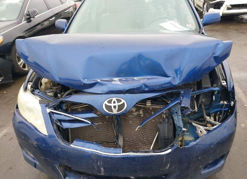 Photo 10 of 2011 Toyota Camry LE (VIN 4T1BF3EKXBU733554)