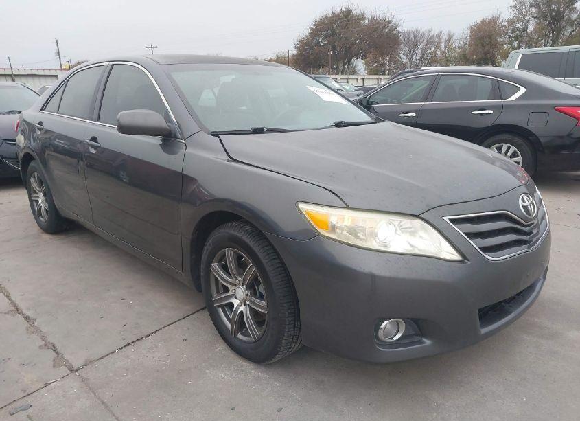 2011 Toyota Camry LE (VIN 4T1BF3EKXBU742187) main photo