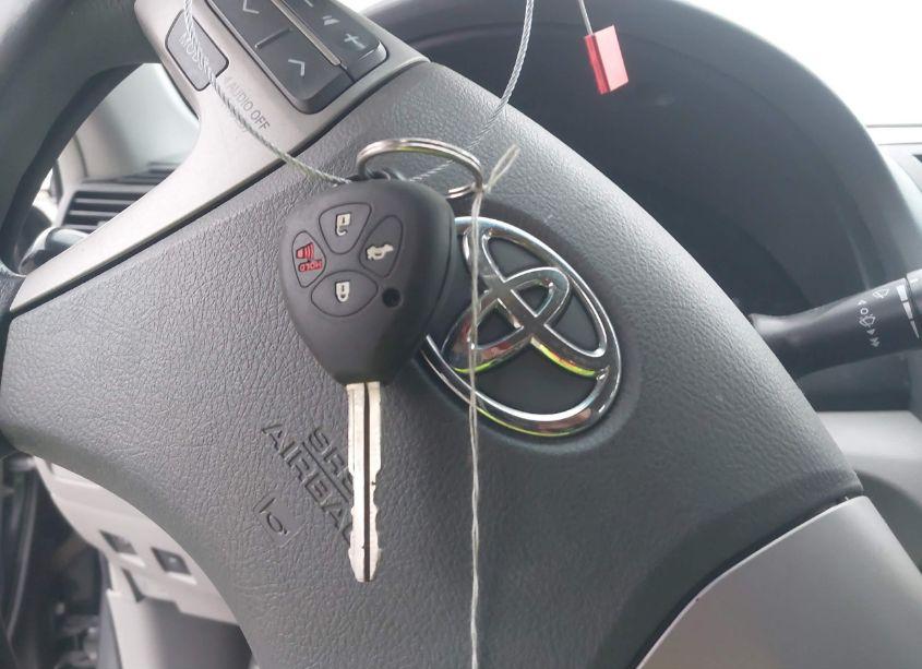 Photo 11 of 2011 Toyota Camry LE (VIN 4T1BF3EKXBU742187)