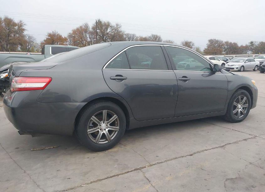 Photo 13 of 2011 Toyota Camry LE (VIN 4T1BF3EKXBU742187)