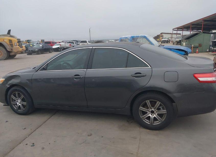 Photo 14 of 2011 Toyota Camry LE (VIN 4T1BF3EKXBU742187)