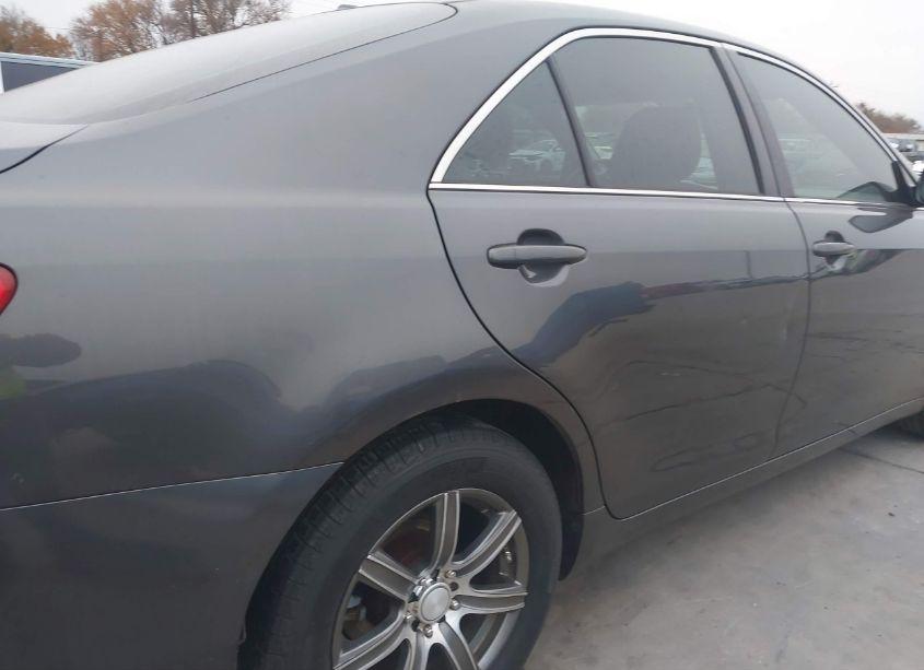 Photo 17 of 2011 Toyota Camry LE (VIN 4T1BF3EKXBU742187)