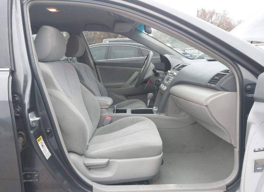 Photo 5 of 2011 Toyota Camry LE (VIN 4T1BF3EKXBU742187)