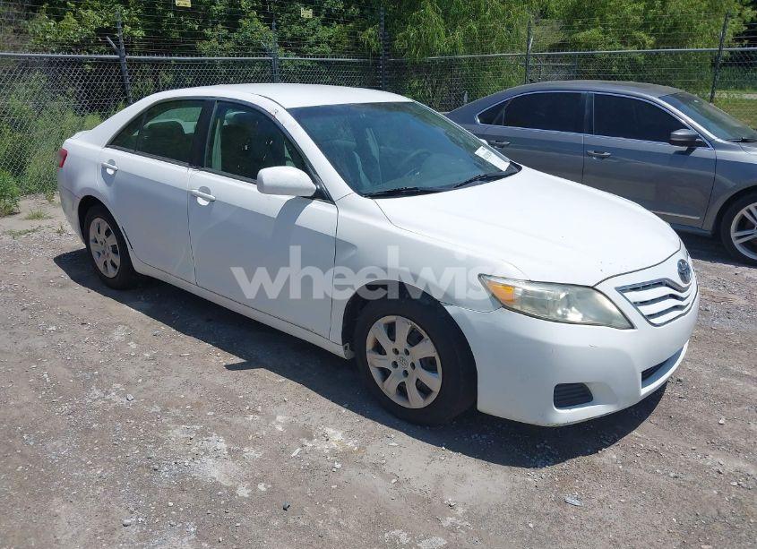 2011 Toyota Camry LE/SE/XLE (VIN 4T1BF3EKXBU746093) main photo
