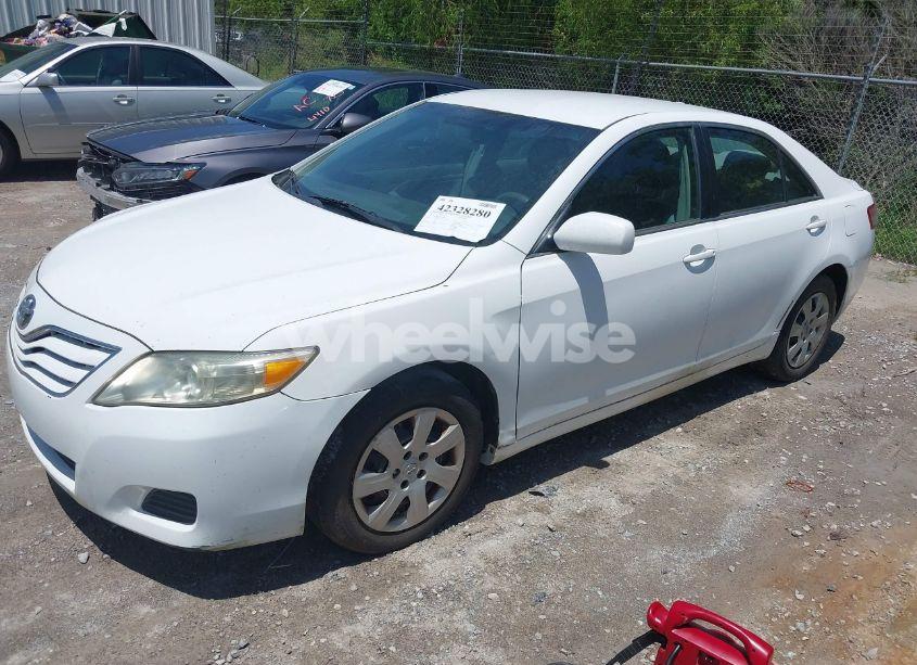 Photo 2 of 2011 Toyota Camry LE/SE/XLE (VIN 4T1BF3EKXBU746093)