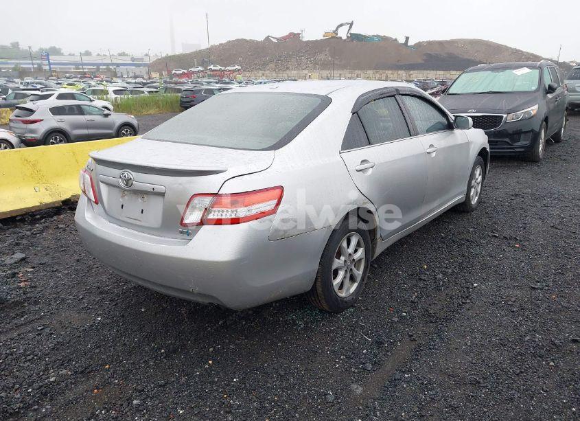 Photo 4 of 2011 Toyota Camry LE (VIN 4T1BF3EKXBU751438)
