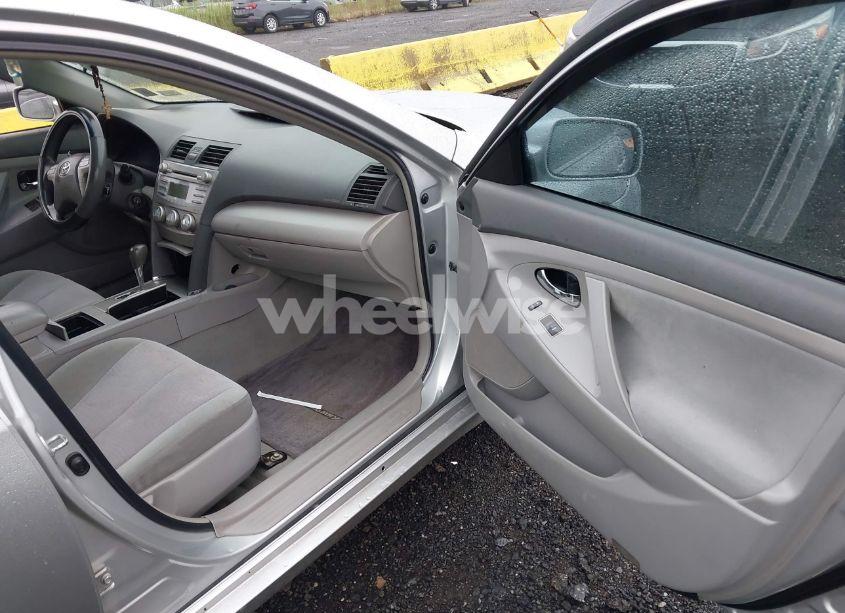 Photo 5 of 2011 Toyota Camry LE (VIN 4T1BF3EKXBU751438)