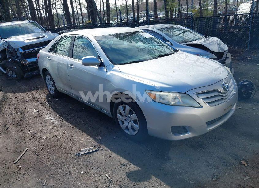 2011 Toyota Camry LE (VIN 4T1BF3EKXBU753738) main photo