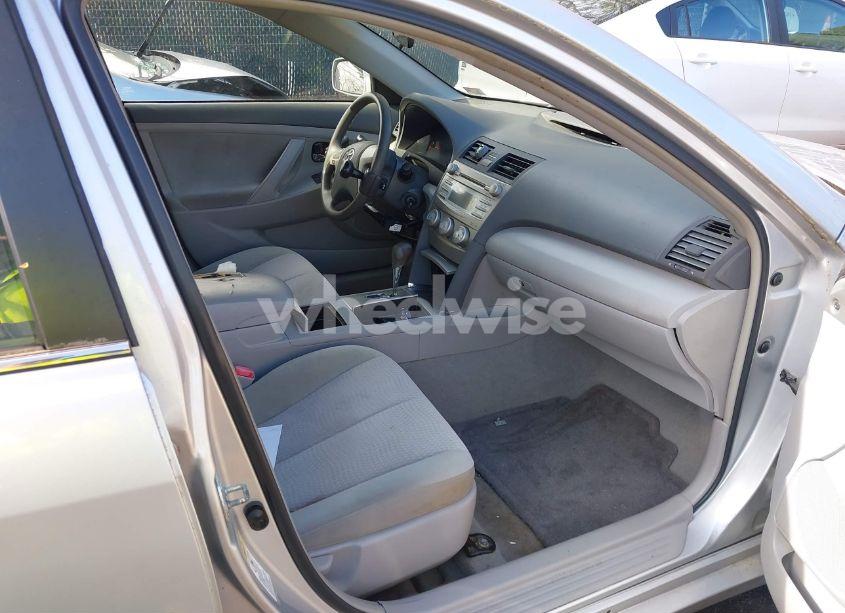 Photo 5 of 2011 Toyota Camry LE (VIN 4T1BF3EKXBU753738)