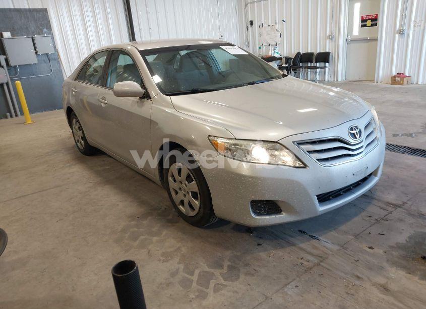 2011 Toyota Camry LE (VIN 4T1BF3EKXBU760253) main photo