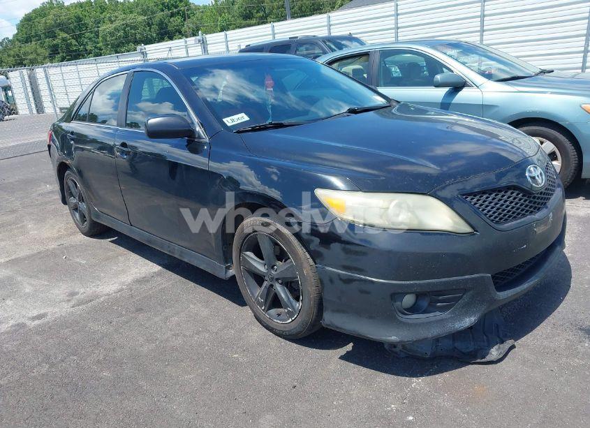 2011 Toyota Camry SE (VIN 4T1BF3EKXBU777165) main photo