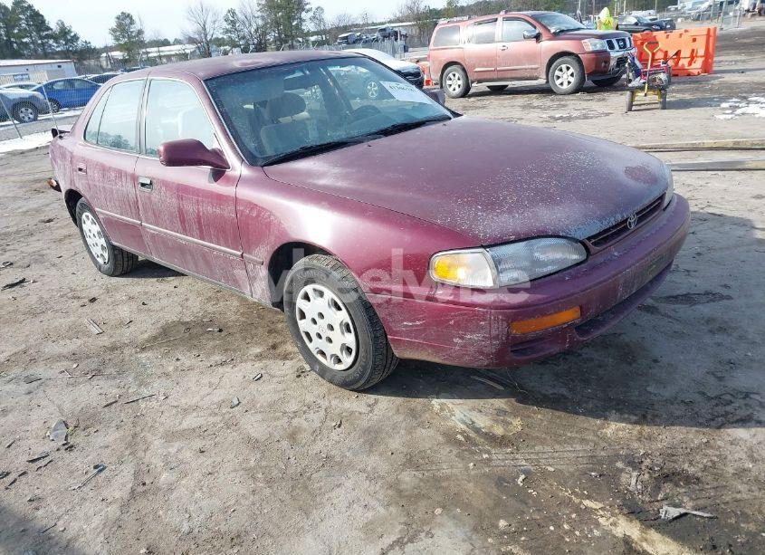 1996 Toyota Camry DX/LE/XLE (VIN 4T1BG12K3TU768640) main photo