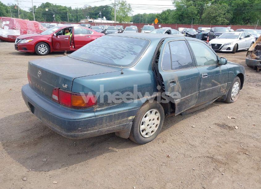 Photo 4 of 1996 Toyota Camry DX/LE/XLE (VIN 4T1BG12K4TU724923)