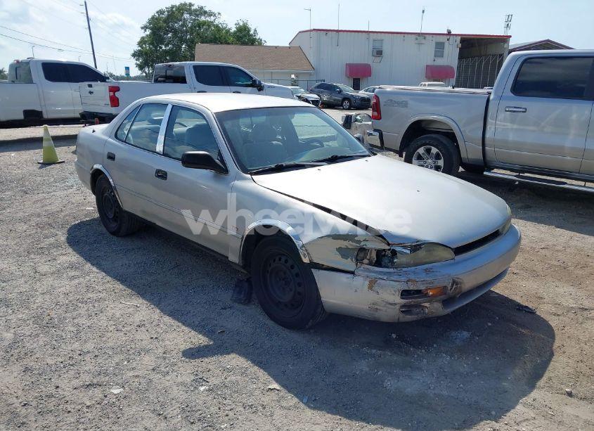 1996 Toyota Camry DX/LE/XLE (VIN 4T1BG12K4TU783776) main photo