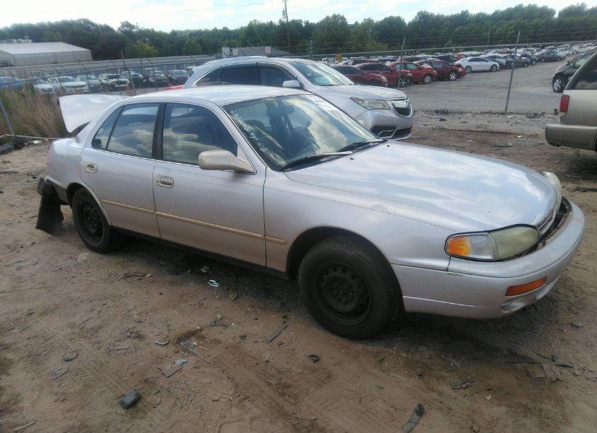 1996 Toyota Camry DX/LE/XLE (VIN 4T1BG12K6TU769359) main photo