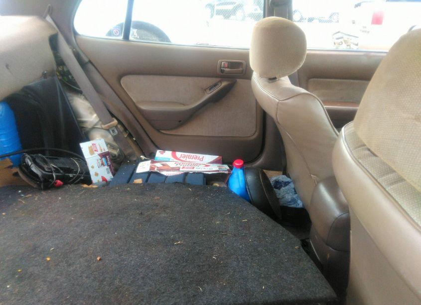 Photo 8 of 1996 Toyota Camry DX/LE/XLE (VIN 4T1BG12K6TU769359)