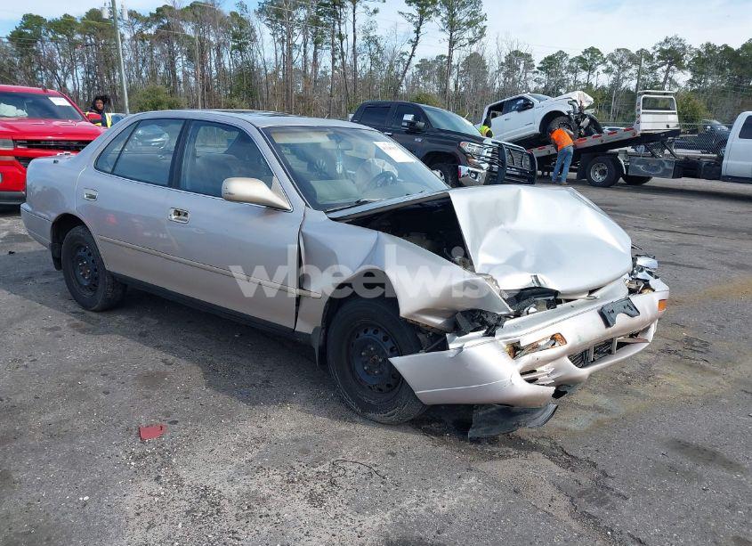 1996 Toyota Camry DX/LE/XLE (VIN 4T1BG12K7TU774103) main photo
