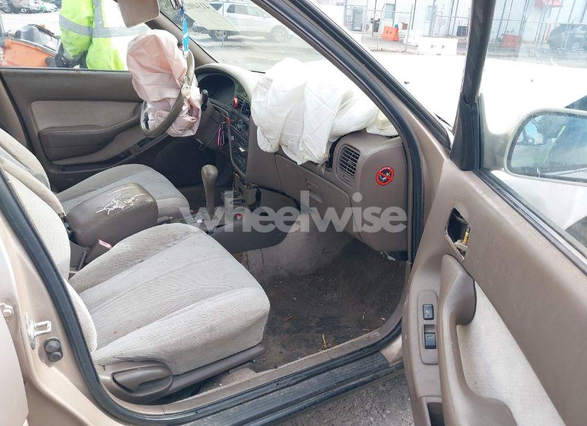 Photo 5 of 1996 Toyota Camry DX/LE/XLE (VIN 4T1BG12K7TU774103)