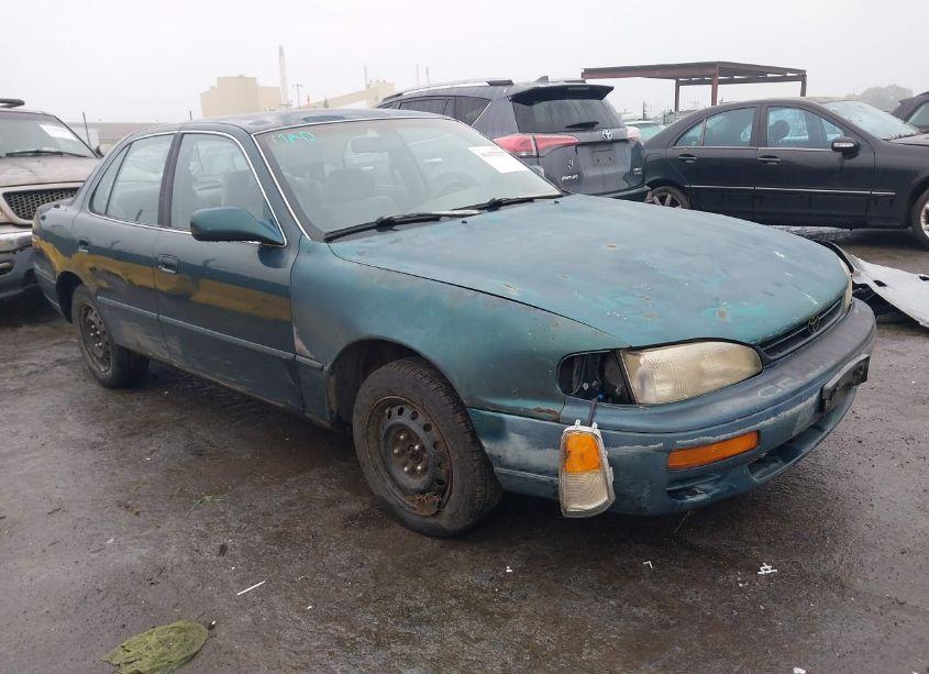 1996 Toyota Camry DX/LE/XLE (VIN 4T1BG12K9TU762289) main photo