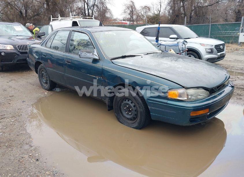 1996 Toyota Camry DX/LE/XLE (VIN 4T1BG12K9TU803312) main photo
