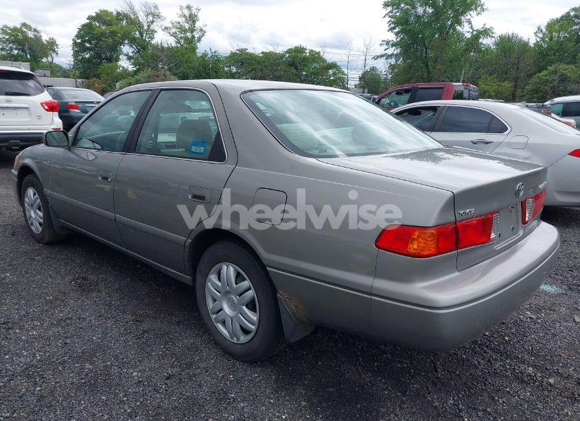 Photo 3 of 2001 Toyota Camry CE/LE/XLE (VIN 4T1BG22K01U028448)