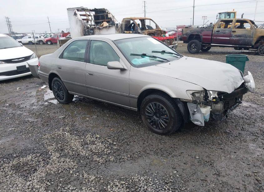 2001 Toyota Camry CE (VIN 4T1BG22K01U042852) main photo